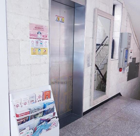 Hostel Stay Now Jongnofortune Hostel