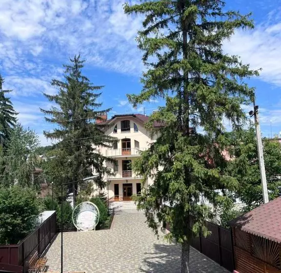 Hotelli готель баронський двір