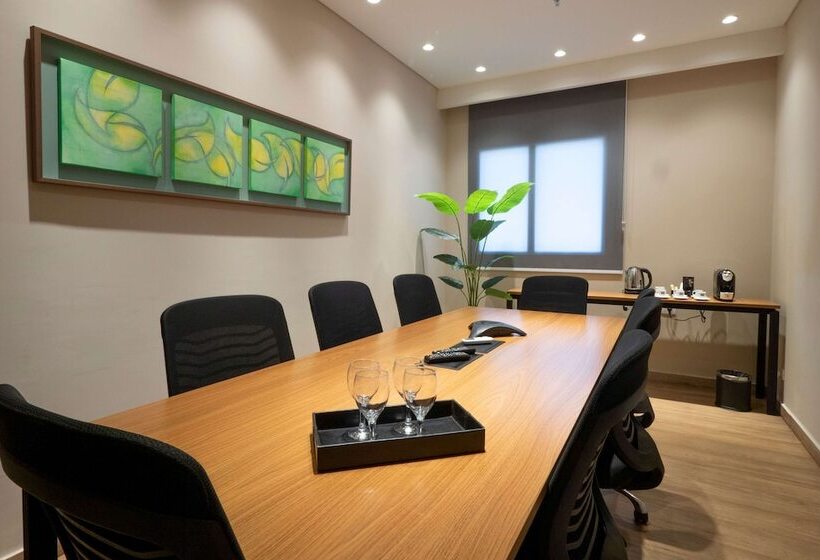 هتل Dazzler By Wyndham Ciudad Del Este