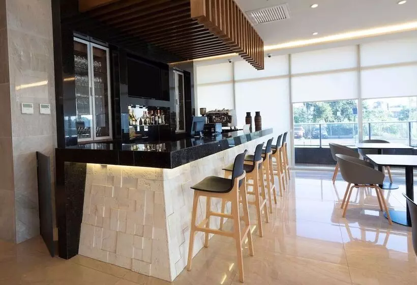 هتل Dazzler By Wyndham Ciudad Del Este