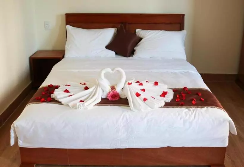 هتل Khách Sạn Trường Long