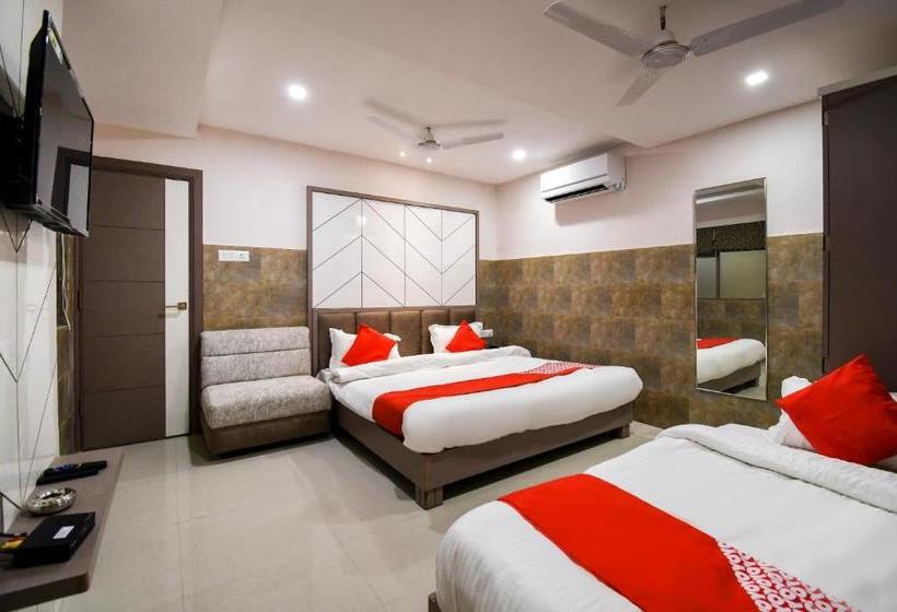호텔 Oyo 70123 Sada Shiv Guest House
