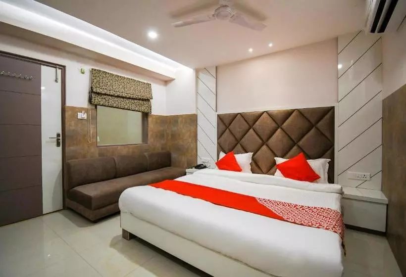 ホテル Oyo 70123 Sada Shiv Guest House
