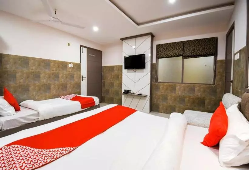 ホテル Oyo 70123 Sada Shiv Guest House