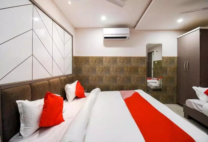 ホテル Oyo 70123 Sada Shiv Guest House