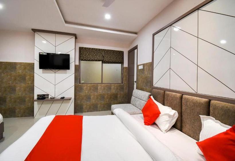 호텔 Oyo 70123 Sada Shiv Guest House