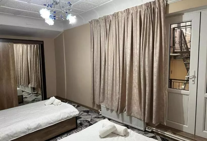 ペンション Guest House Chehra