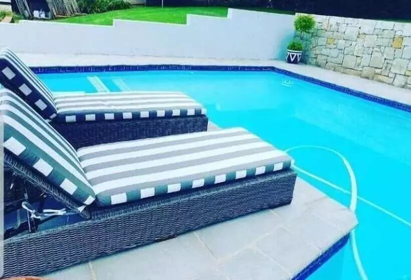 ペンション Ouklip Place Hotels