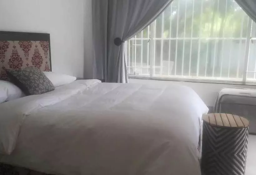 ペンション Ouklip Place Hotels