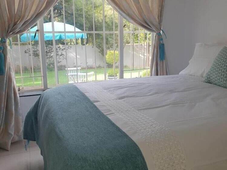 膳宿费 Ouklip Place Hotels