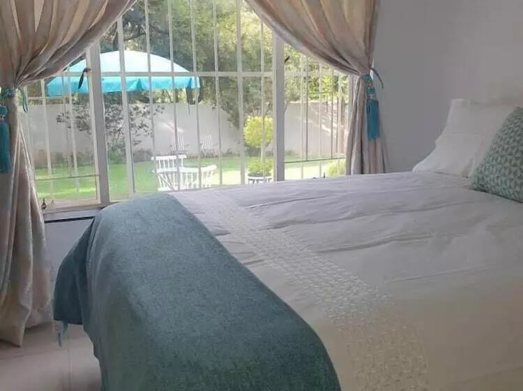 ペンション Ouklip Place Hotels