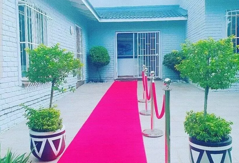 ペンション Ouklip Place Hotels