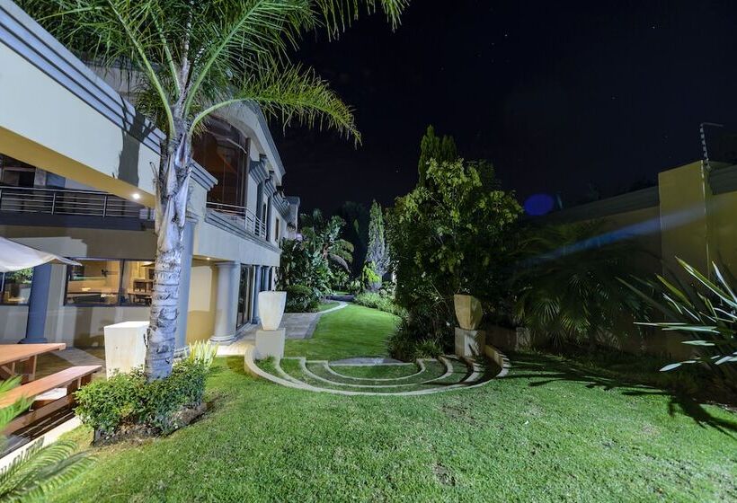 Equestrian Royal Boutique Hotel & Spa