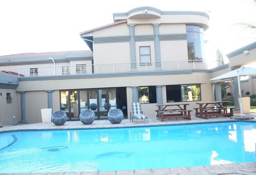 Equestrian Royal Boutique Hotel & Spa