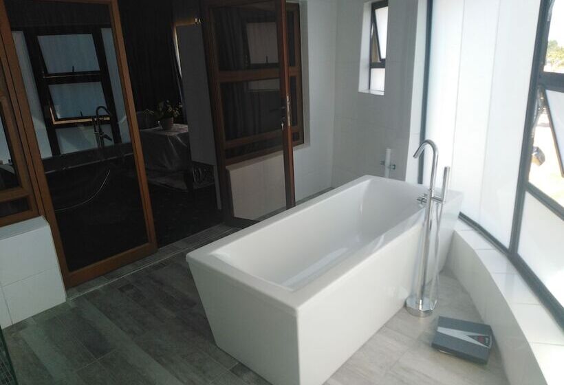 Equestrian Royal Boutique Hotel & Spa