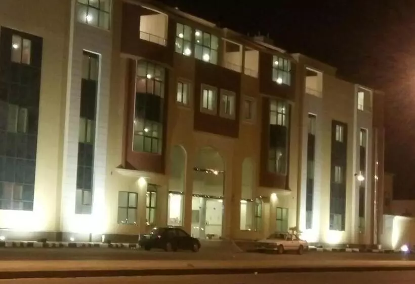 هتل Pinetree Suites Hail