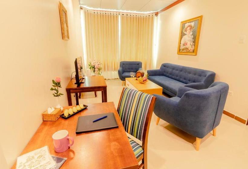 هتل Sun And Sea Leisure