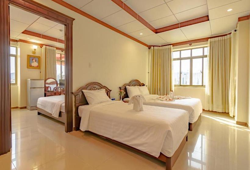 هتل Sun And Sea Leisure