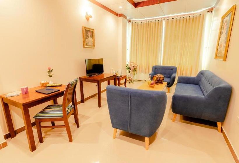 هتل Sun And Sea Leisure