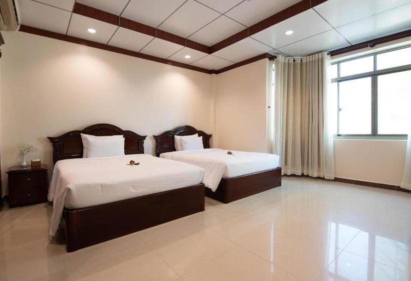 هتل Sun And Sea Leisure