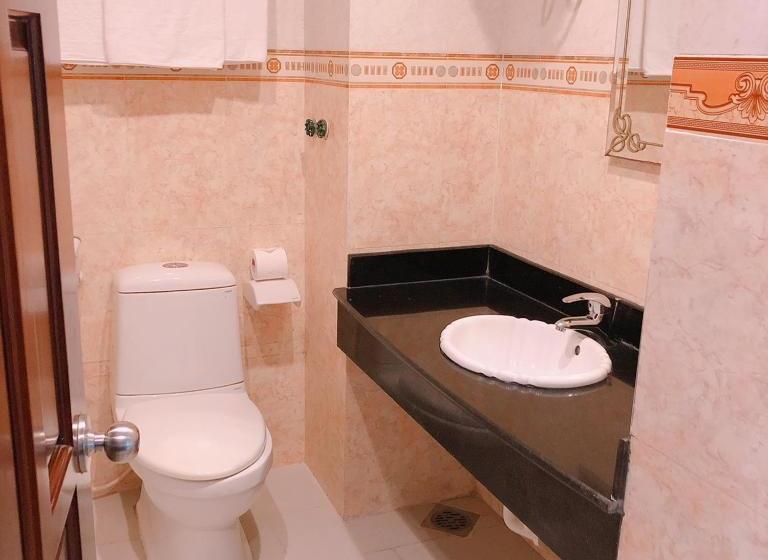 هتل Sun And Sea Leisure