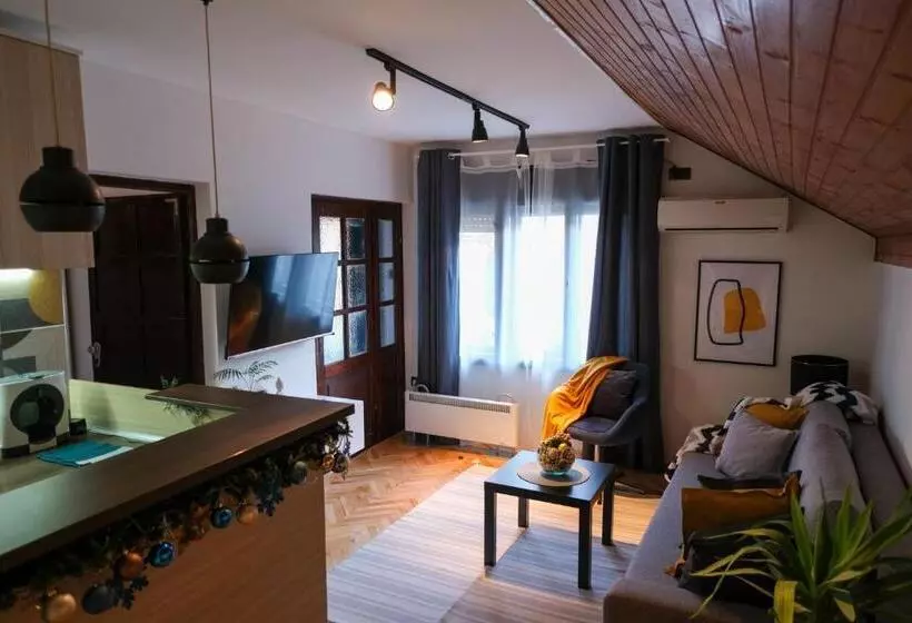پانسیون Sunrise Apartments
