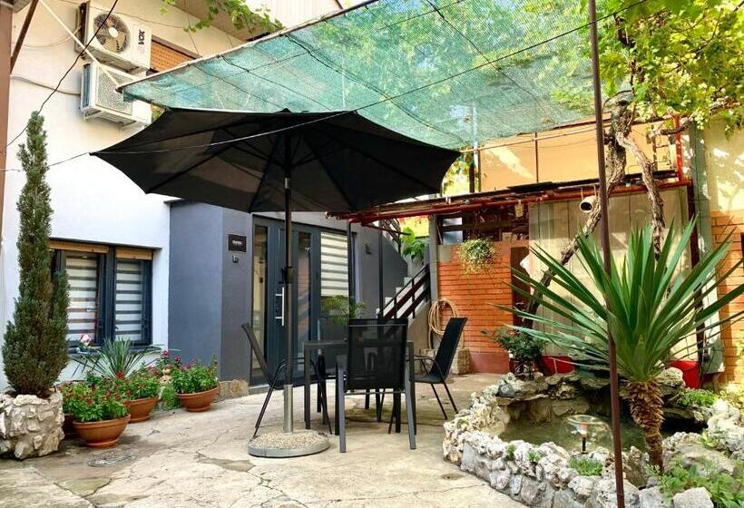 پانسیون Sunrise Apartments