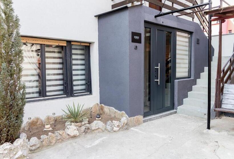 پانسیون Sunrise Apartments