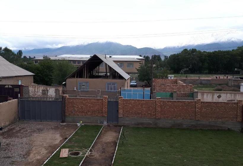 پانسیون Traveller