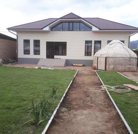 پانسیون Traveller