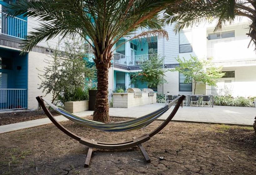 Sonder At La Villita