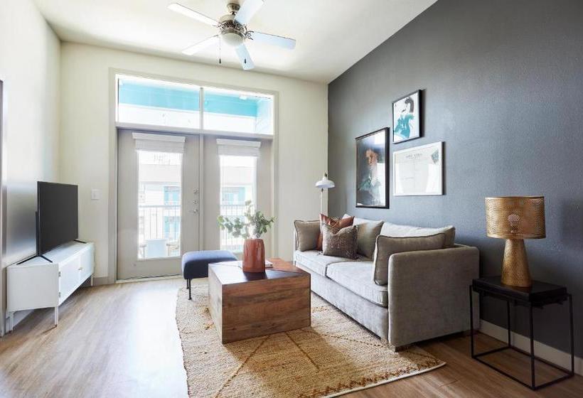 Sonder At La Villita