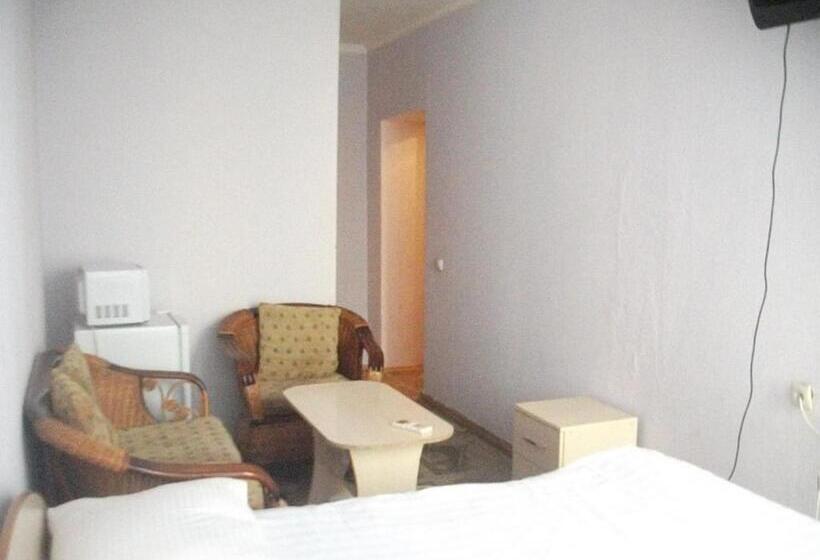 هاستل B&b Aktau не отель