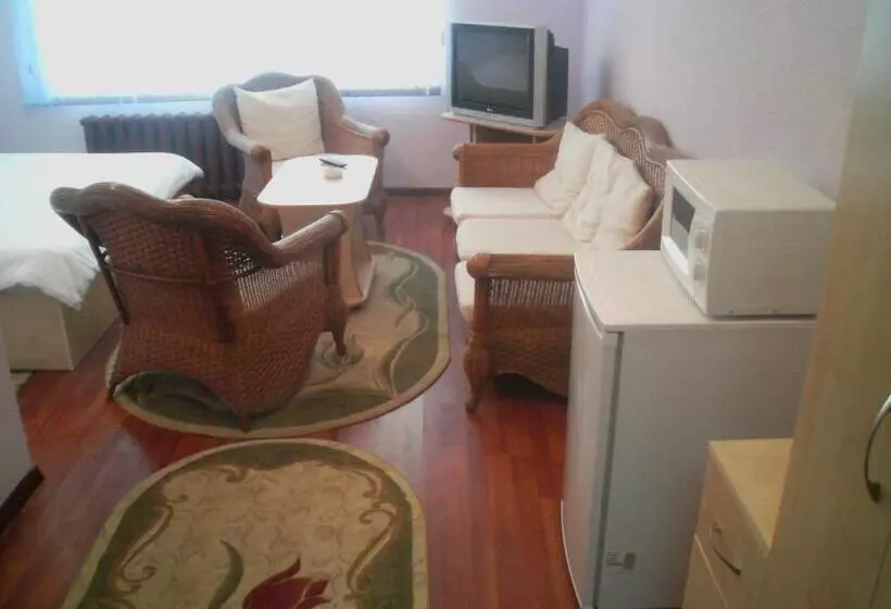 هاستل B&b Aktau не отель