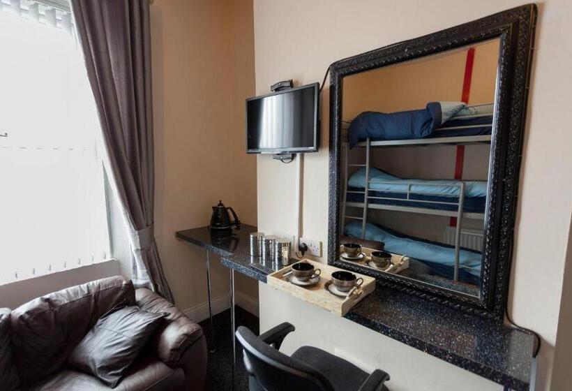 Общежитие Fenham Hotel Express