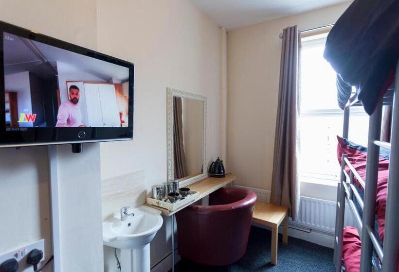 Общежитие Fenham Hotel Express