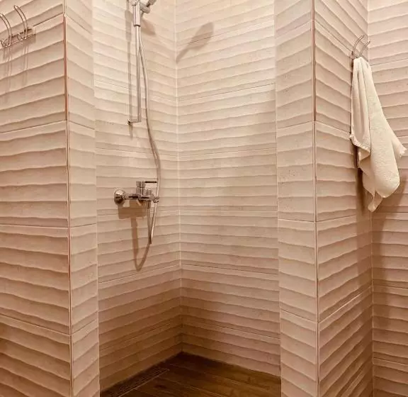 ユースホステル Wine & Rose Boutique