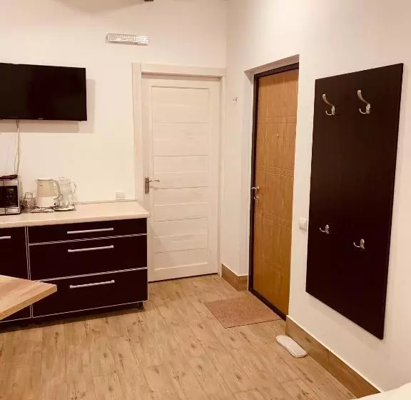 ユースホステル Wine & Rose Boutique