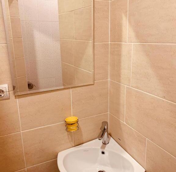 הוסטל Wine & Rose Boutique