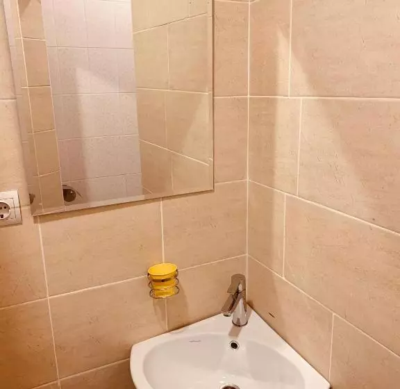 ユースホステル Wine & Rose Boutique