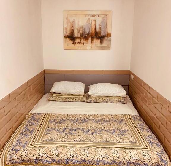 הוסטל Wine & Rose Boutique