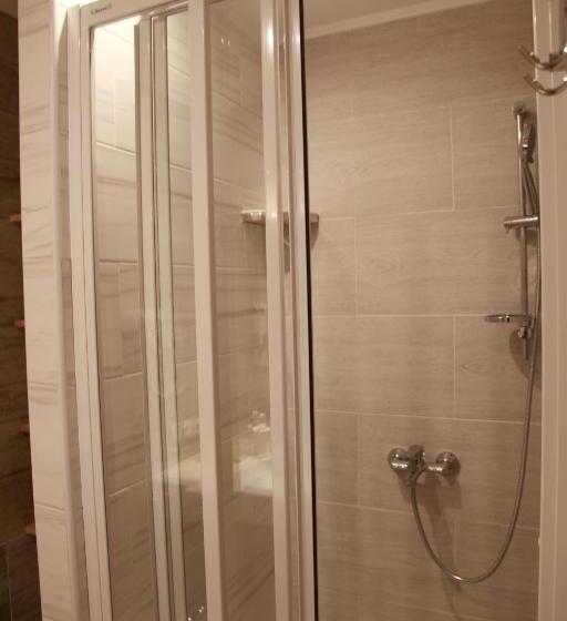 הוסטל Wine & Rose Boutique