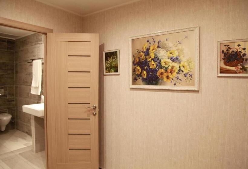 הוסטל Wine & Rose Boutique