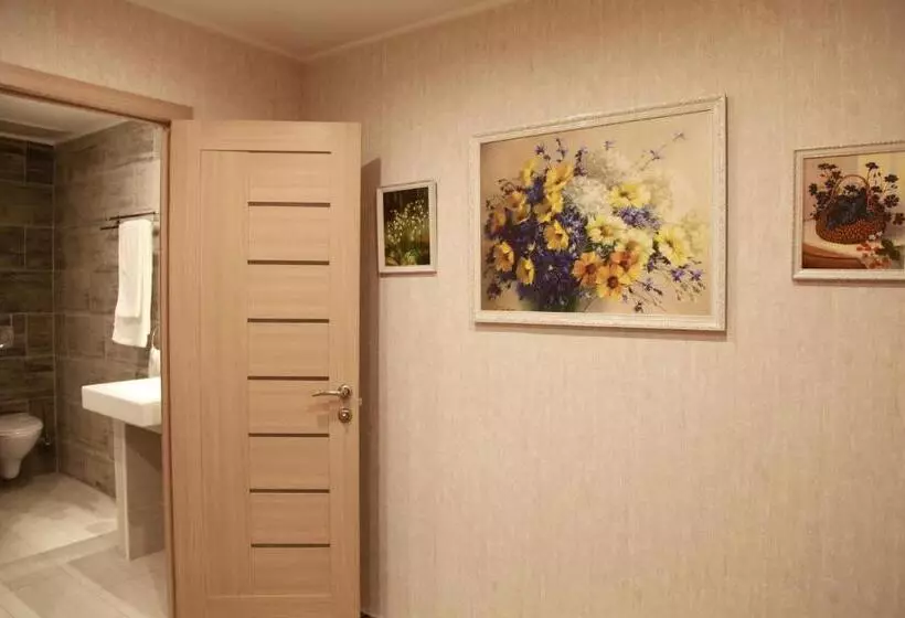 ユースホステル Wine & Rose Boutique