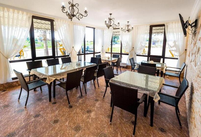 تختخواب و صبحانه Mon Plaisir