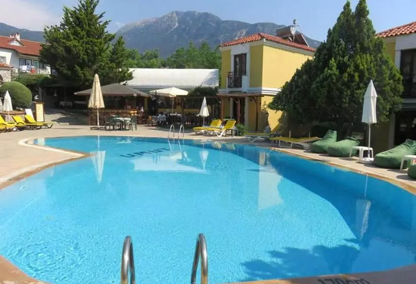 Gondol Apartments