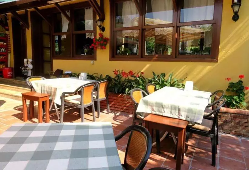Gondol Apartments