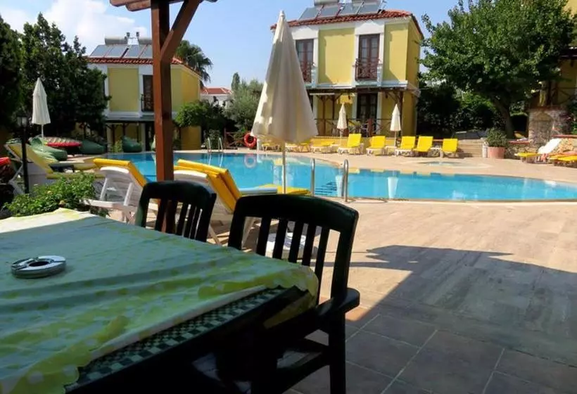 Gondol Apartments