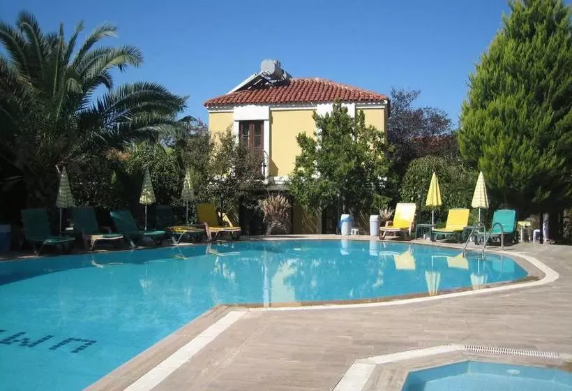 Gondol Apartments