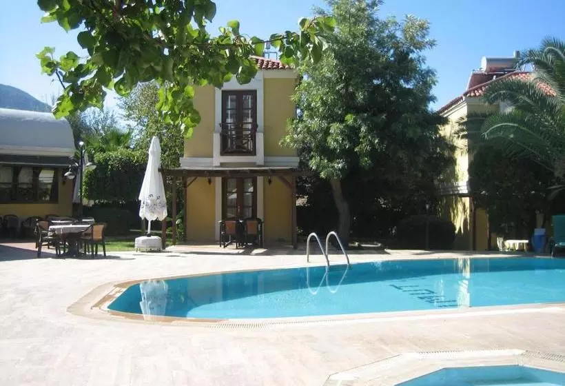 Gondol Apartments